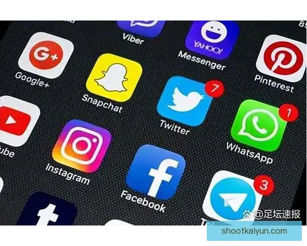 球员社交媒体动向分析：如何影响球队形象与球迷互动