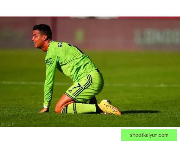 滕哈赫控球结构解析：探索其在现代足球中的有效性与战术趋势